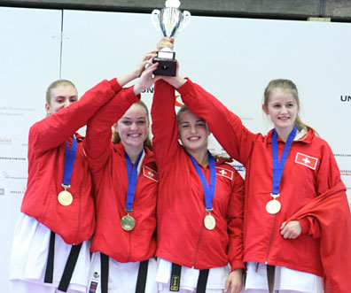 Sieg Team Kumite Jugend Damen - ESKA 2014 Zurich Karate